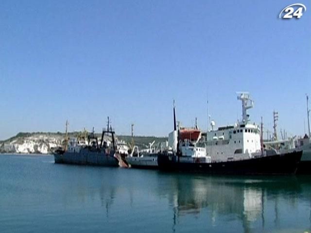 В Севастополе от взрыва на рыболовецком судне погиб один человек В Севастополе от взрыва на рыболовецком судне погиб один человек