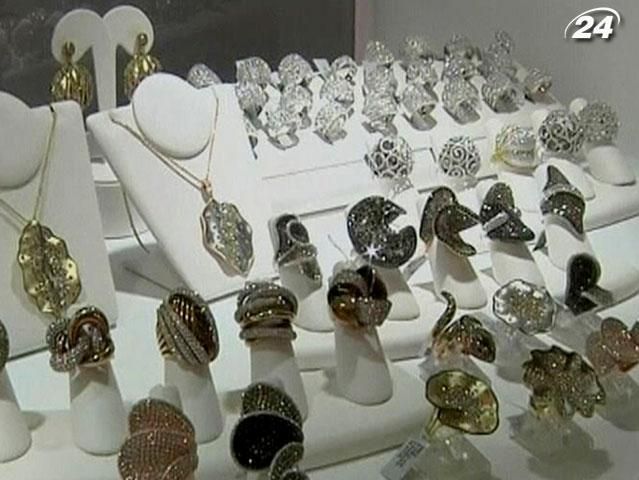 Німці активно вкладають гроші у коштовності та золото Німці активно вкладають гроші у коштовності та золото