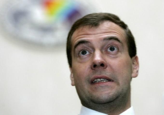 Медведев предлагает единую валюту для Евразийского союза Медведев предлагает единую валюту для Евразийского союза