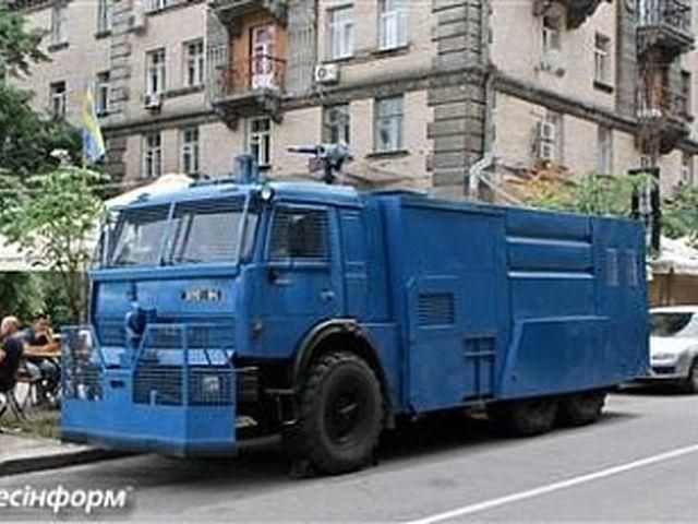 У Києві перед матчем Англія-Швеція з'явилися водомети У Києві перед матчем Англія-Швеція з'явилися водомети