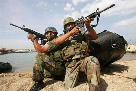 Россия направила в Сирию корабль с десантниками Россия направила в Сирию корабль с десантниками