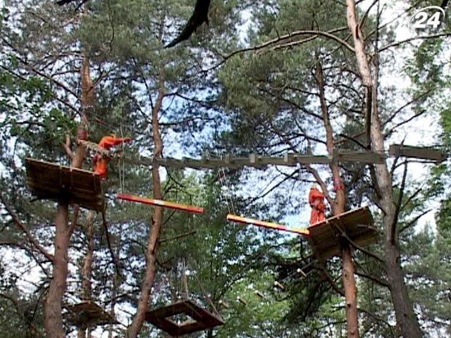 Львівські МНСники створили перший в Україні альпін-парк Львівські МНСники створили перший в Україні альпін-парк