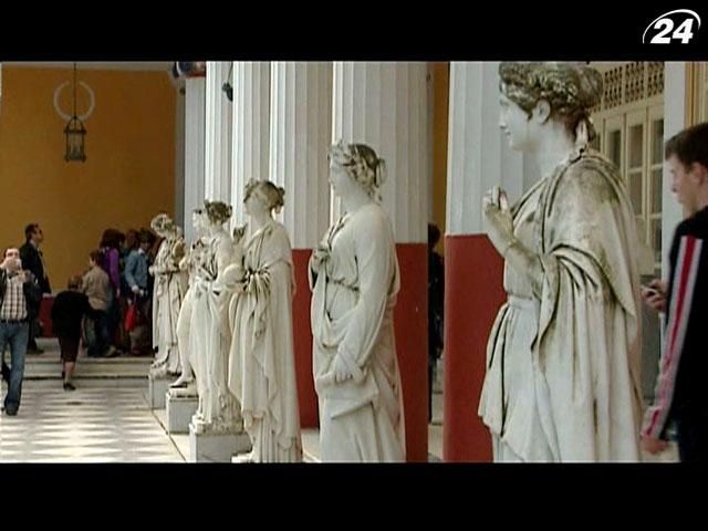 Корфу може похвалитися мальовничим узбережжям та відокремленими затоками Корфу може похвалитися мальовничим узбережжям та відокремленими затоками