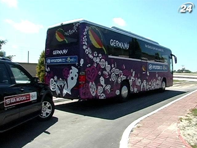 Команды Германии и Дании прибыли во Львов Команды Германии и Дании прибыли во Львов