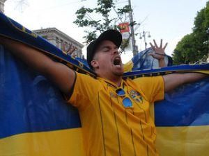 Шведські фани покидають Труханів острів Шведські фани покидають Труханів острів