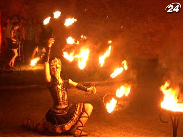 У Луцькому замку влаштували середньовічне свято У Луцькому замку влаштували середньовічне свято