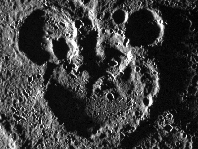 На Меркурии астрономы обнаружили силуэт Микки Мауса