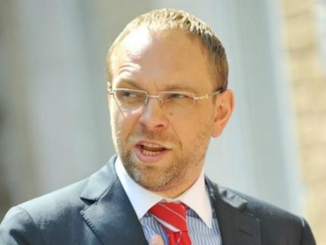 Власенко: ГПУ не може призначити Тимошенко судово-медичну експертизу Власенко: ГПУ не може призначити Тимошенко судово-медичну експертизу