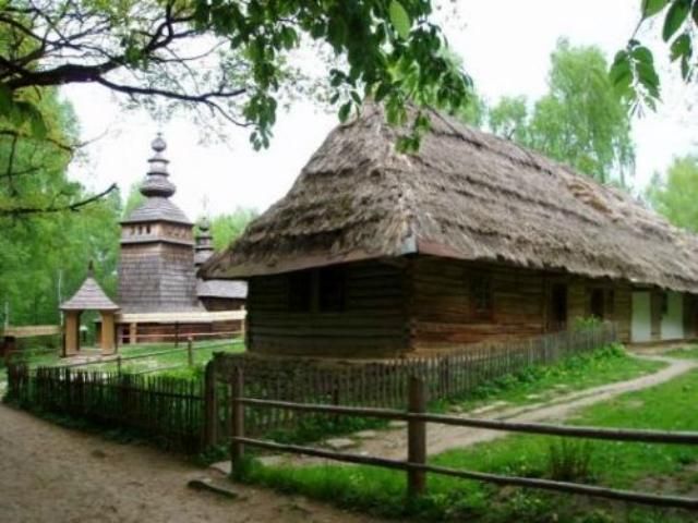 Во Львове в музее сгорел памятник архитектуры XIX века Во Львове в музее сгорел памятник архитектуры XIX века