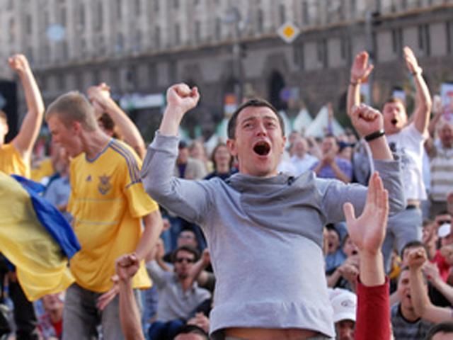 Парад болельщиков прошел в Киеве