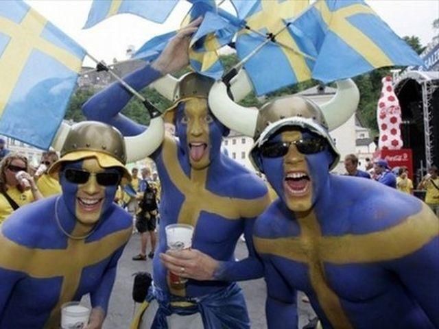 Київ: Шведи востаннє пройшли з маршем
