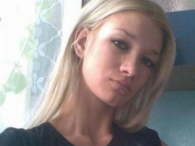 Жорстоко побита Олександра Попова почала гуляти на свіжому повітрі