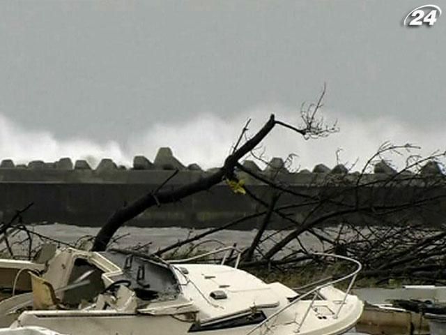 В Японии в результате тайфуна есть погибшие и раненые В Японии в результате тайфуна есть погибшие и раненые