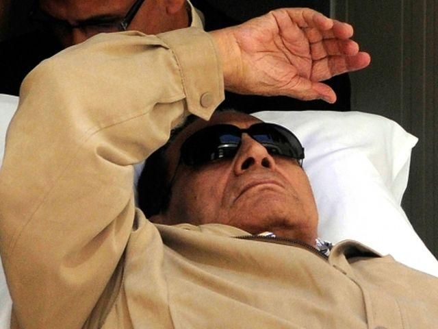 Близкие Мубарака опровергают информацию о его клинической смерти