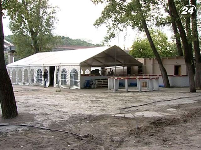 Шведи покидають Труханів острів Шведи покидають Труханів острів