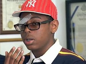 США: 14-летний подросток, которого избили в школе, требует компенсацию США: 14-летний подросток, которого избили в школе, требует компенсацию