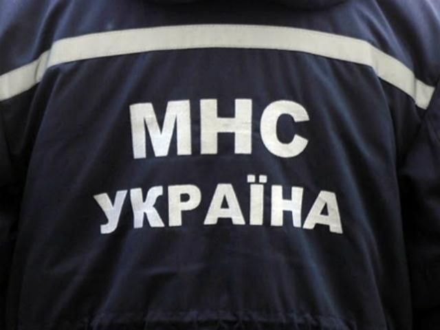 Біля НСК "Олімпійський" гасили пожежу Біля НСК "Олімпійський" гасили пожежу