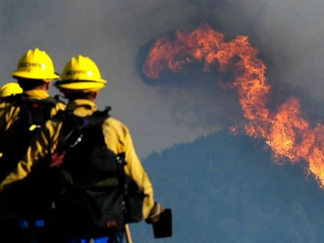 В США начался сезон лесных пожаров В США начался сезон лесных пожаров