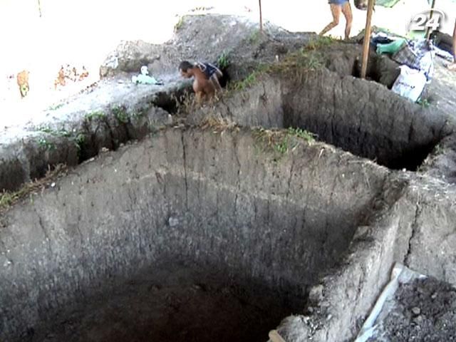 Археологи зробили нове відкриття під час розкопок заповідника "Кам’яна могила" на Запоріжжі Археологи зробили нове відкриття під час розкопок заповідника "Кам’яна могила" на Запоріжжі