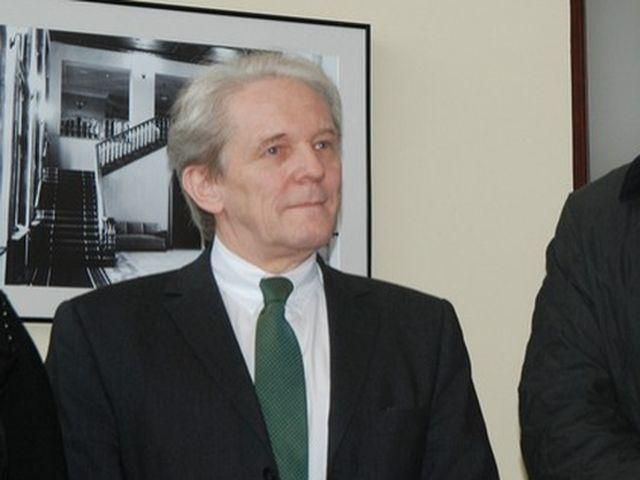 К Тимошенко прилетел глава берлинской больницы К Тимошенко прилетел глава берлинской больницы