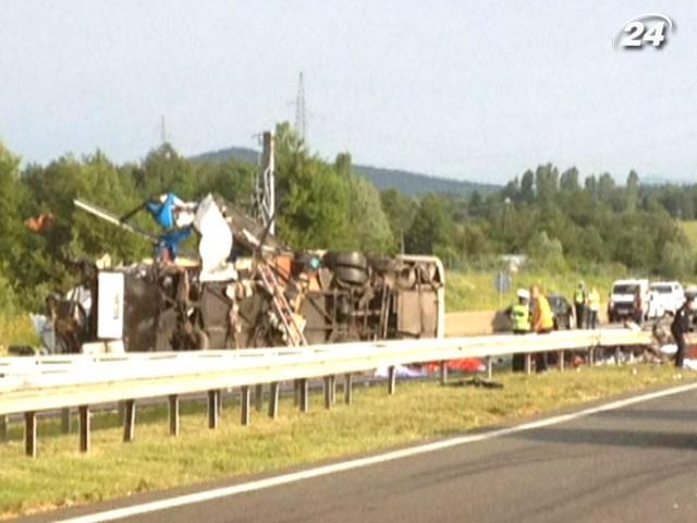 У Хорватії розбився автобус з чехами — 7 загиблих, 44 травмованих У Хорватії розбився автобус з чехами — 7 загиблих, 44 травмованих
