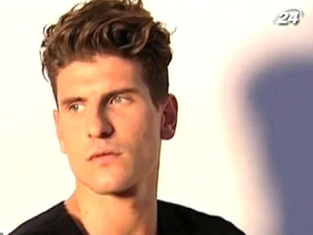 Знайомтесь - СуперМаріо Гомес Знайомтесь - СуперМаріо Гомес