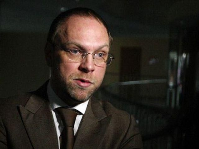 Власенко надеется, что решение Евросуда освободит Тимошенко Власенко надеется, что решение Евросуда освободит Тимошенко