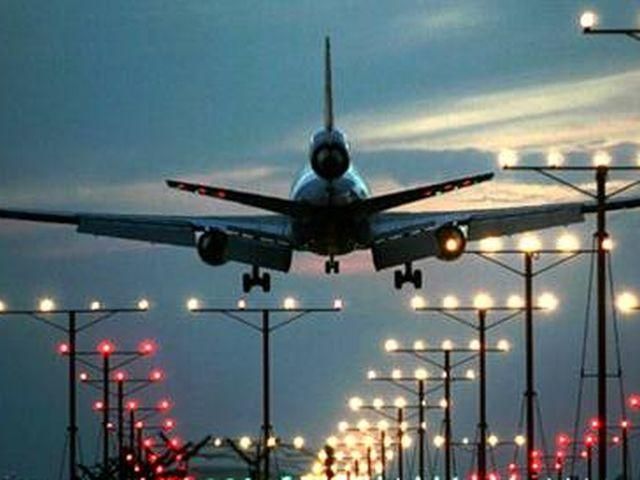 У США загорівся відомий аеропорт "Атлантик-Сіті" У США загорівся відомий аеропорт "Атлантик-Сіті"