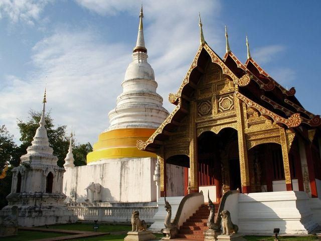 Бджоли покусали 76 монахів у буддистському храмі Бджоли покусали 76 монахів у буддистському храмі