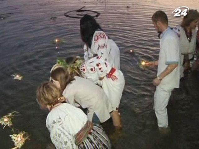 Язичники святкують Купала на Хортиці Язичники святкують Купала на Хортиці