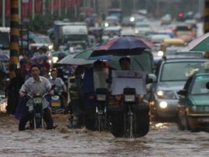 Из-за наводнения в Китае погибли 16 человек Из-за наводнения в Китае погибли 16 человек