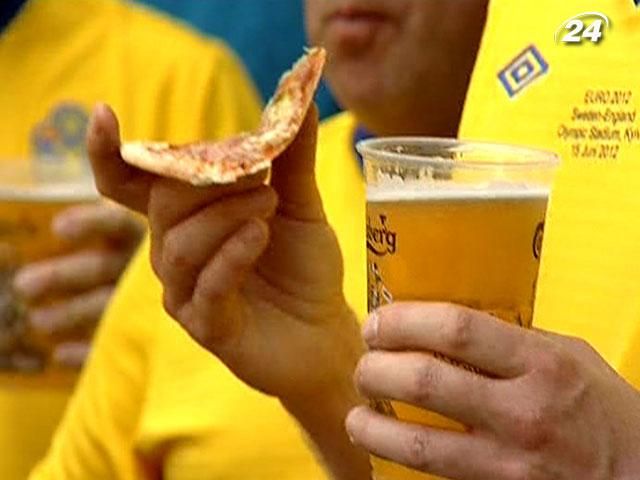 Іноземні фани витрачають більше 300 грн. в день на їжу Іноземні фани витрачають більше 300 грн. в день на їжу