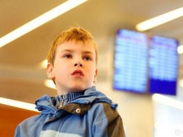 З початку 2012 року на кордоні зупинили 2,5 тисячі дітей З початку 2012 року на кордоні зупинили 2,5 тисячі дітей