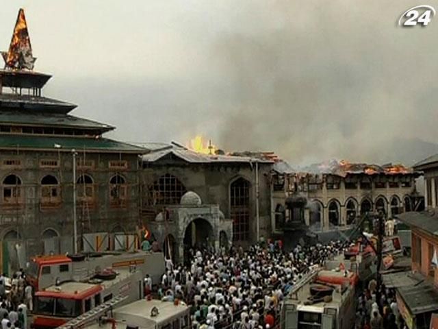 В Індії згорів храм мусульман-суфіїв, - ніхто не загинув В Індії згорів храм мусульман-суфіїв, - ніхто не загинув