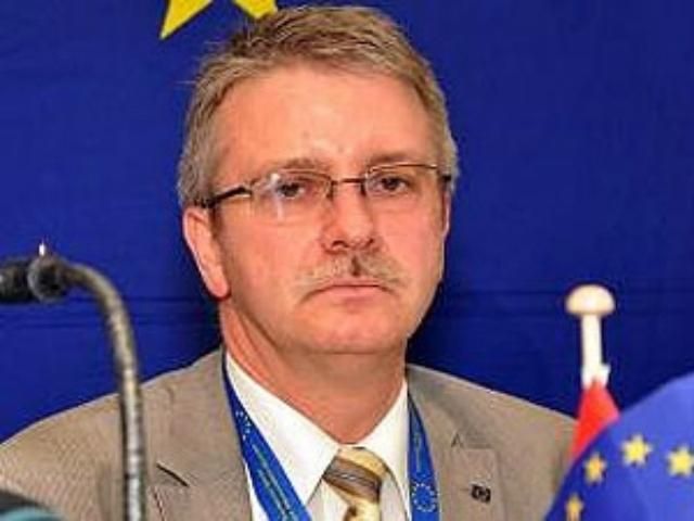 Депутат ЄП вважає, що рішення суду блокує права Тимошенко Депутат ЄП вважає, що рішення суду блокує права Тимошенко