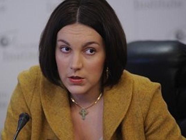 Регіонал вимагає кримінальну справу за фотографії його смс, які "відмазують" сина Регіонал вимагає кримінальну справу за фотографії його смс, які "відмазують" сина