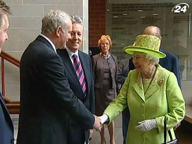 Елизавета II встретилась с бывшим командующим ИРА