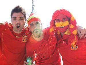 Испанских болельщиков в Донецке больше, чем португальских Испанских болельщиков в Донецке больше, чем португальских