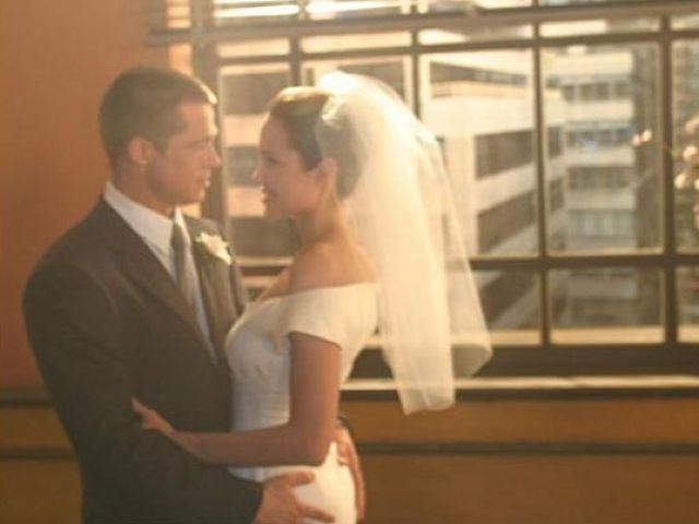 В интернете появились снимки бракосочетания Питта и Джоли В интернете появились снимки бракосочетания Питта и Джоли