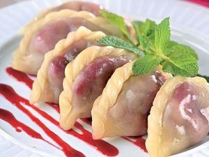 Популярна страва у Донецьку — вареники Популярна страва у Донецьку — вареники