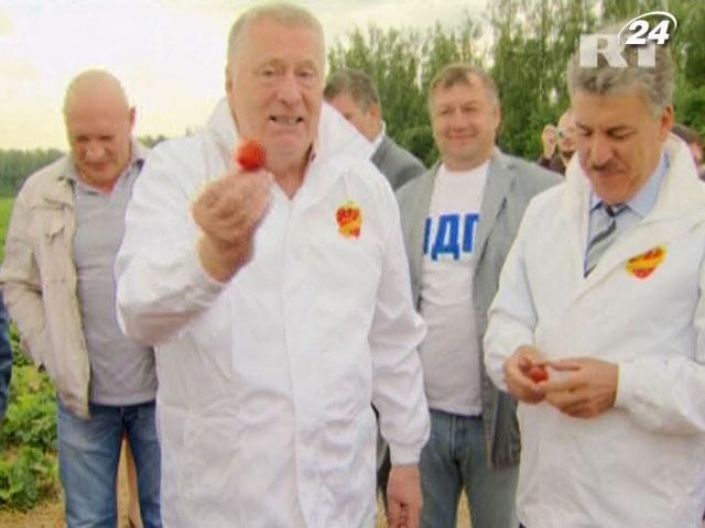 Жириновский выехал на сельскохозяйственные работы Жириновский выехал на сельскохозяйственные работы