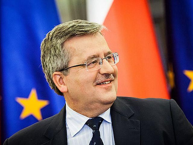 Перед фіналом Коморовський поспілкується з опозицією Перед фіналом Коморовський поспілкується з опозицією