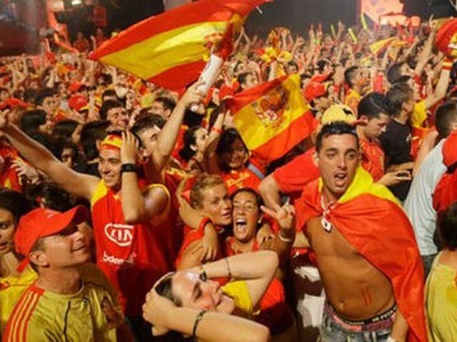 Напередодні фіналу кордон України перетнули 342 тисячі людей Напередодні фіналу кордон України перетнули 342 тисячі людей