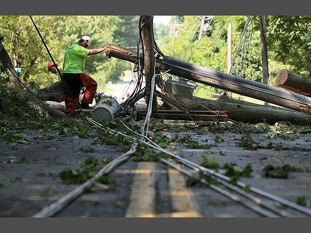Во время урагана на востоке США погибли 13 человек Во время урагана на востоке США погибли 13 человек