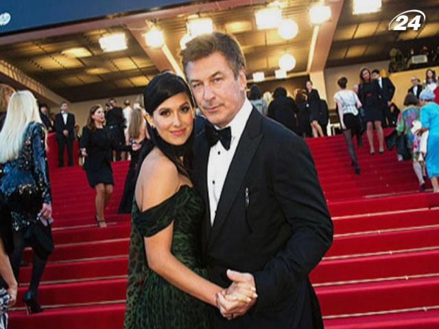 Алек Болдуин женился с Хиларией Томас Алек Болдуин женился с Хиларией Томас