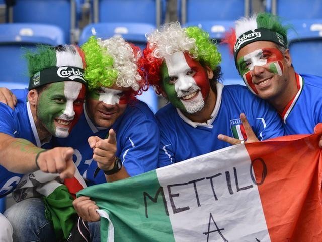 В Киев летят 160 чартерных авиарейсов В Киев летят 160 чартерных авиарейсов