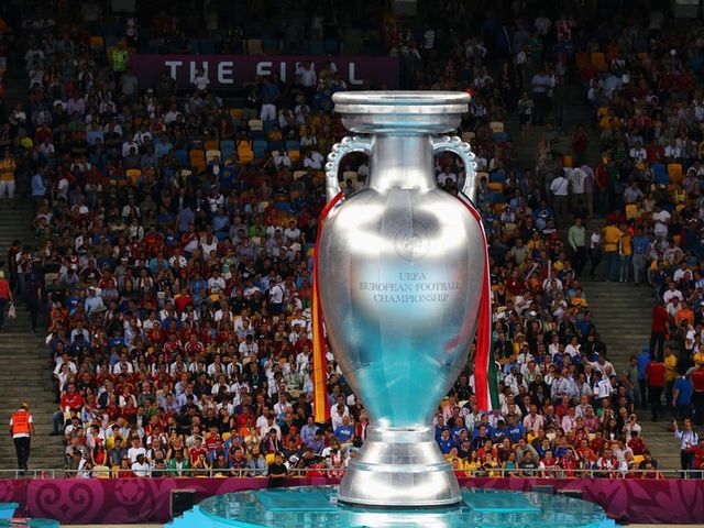 У Києві відбулося офіційне закриття ЄВРО-2012 У Києві відбулося офіційне закриття ЄВРО-2012