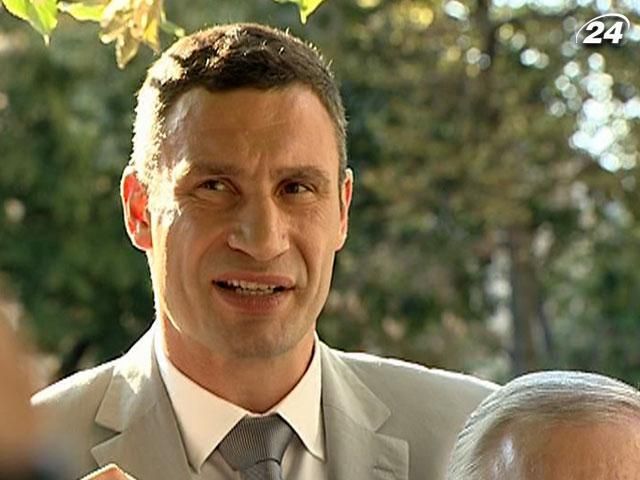 "УДАР" хоче більшості у парламенті, але на вибори йде самостійно "УДАР" хоче більшості у парламенті, але на вибори йде самостійно