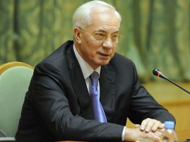 Азаров пообіцяв веб-камери на виборчих дільницях Азаров пообіцяв веб-камери на виборчих дільницях