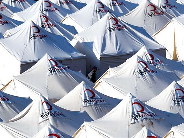 Близько 85 сирійських військових втекли в Туреччину Близько 85 сирійських військових втекли в Туреччину